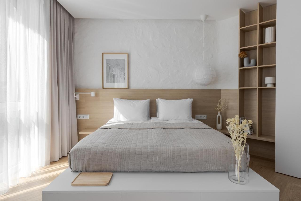 77 Views Apartments By Inshi Lviv Luaran gambar