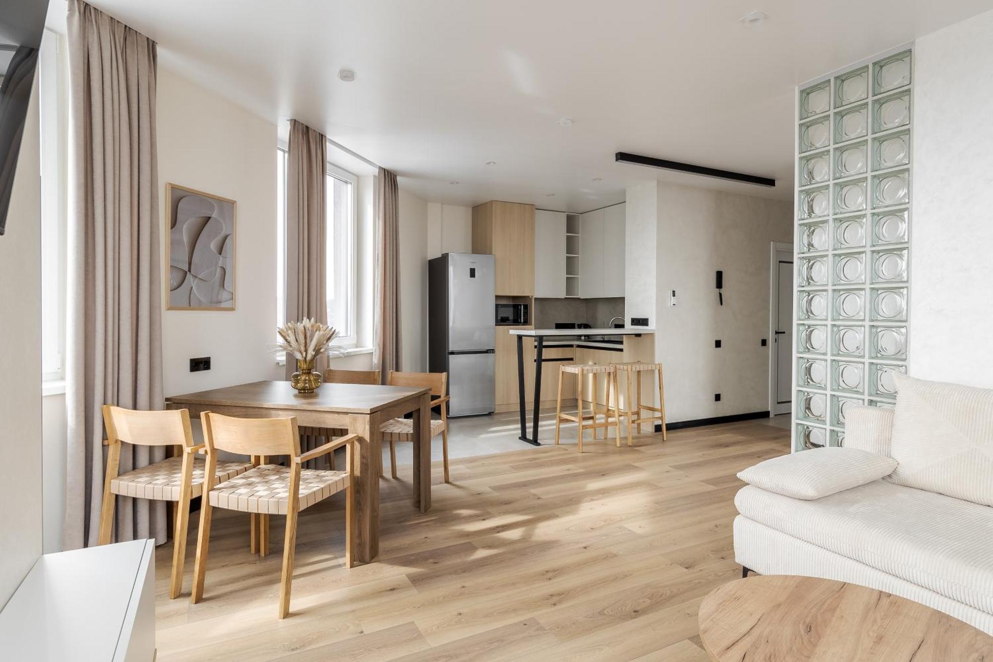 77 Views Apartments By Inshi Lviv Luaran gambar