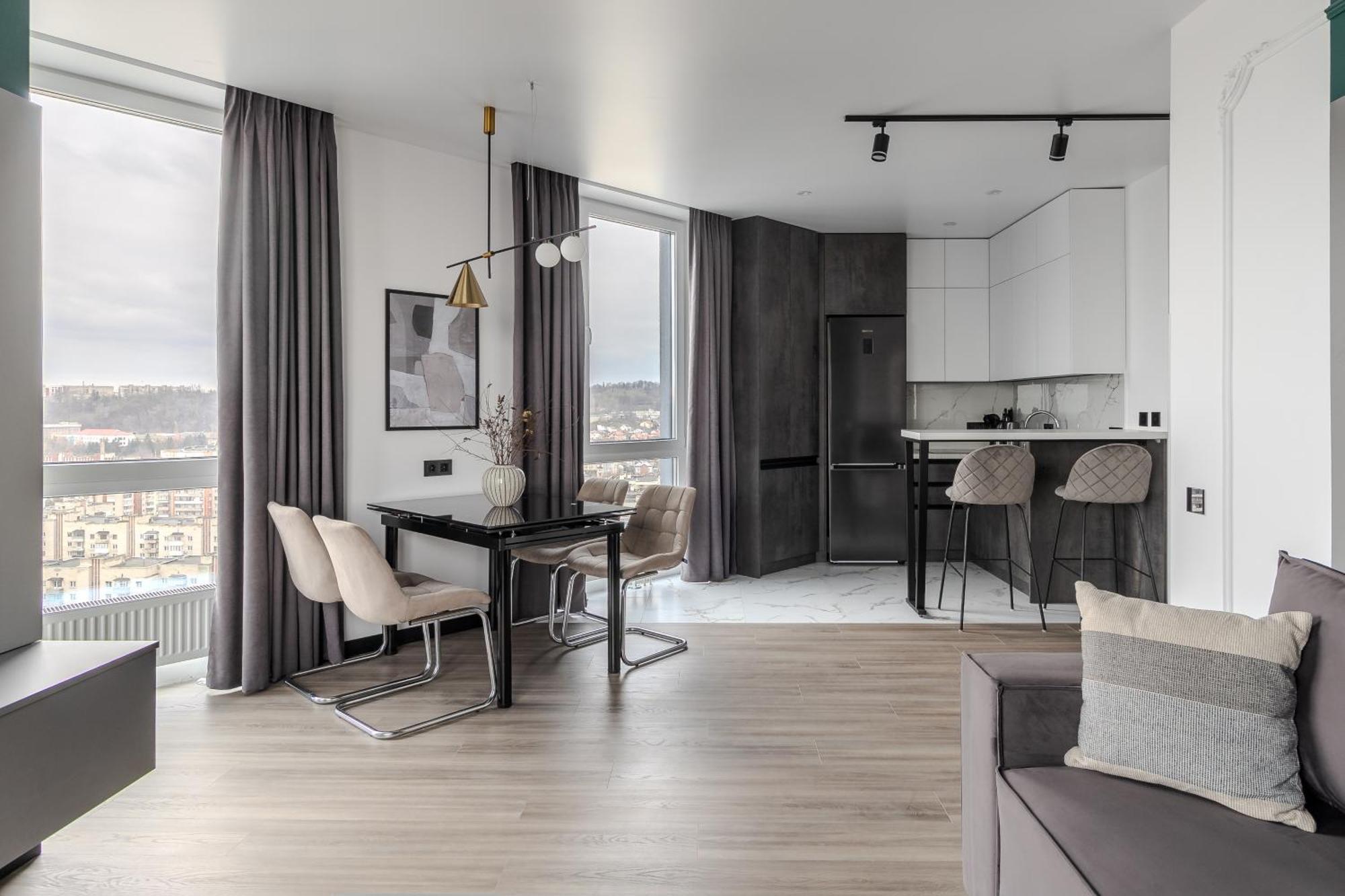 77 Views Apartments By Inshi Lviv Luaran gambar