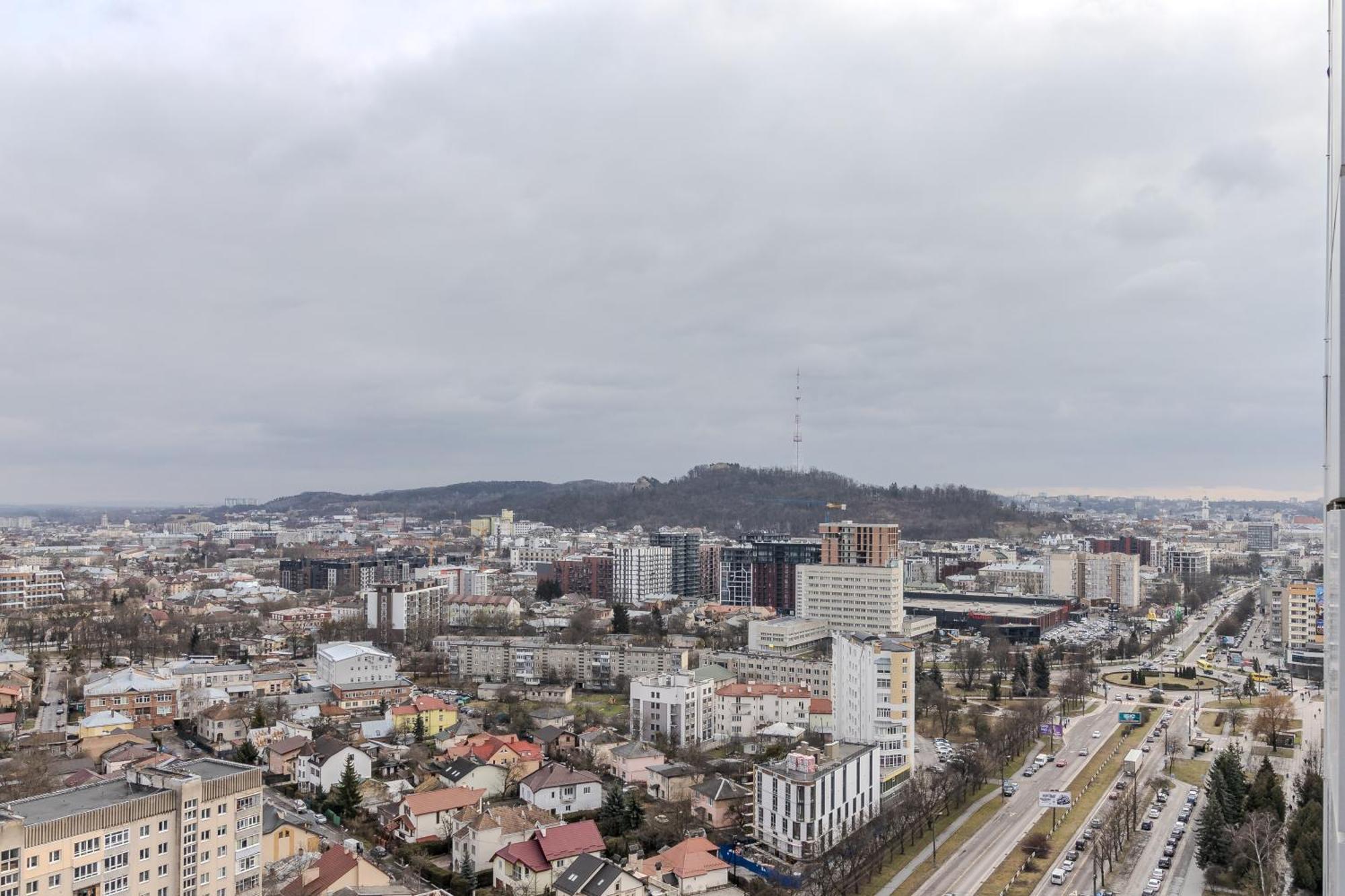 77 Views Apartments By Inshi Lviv Luaran gambar