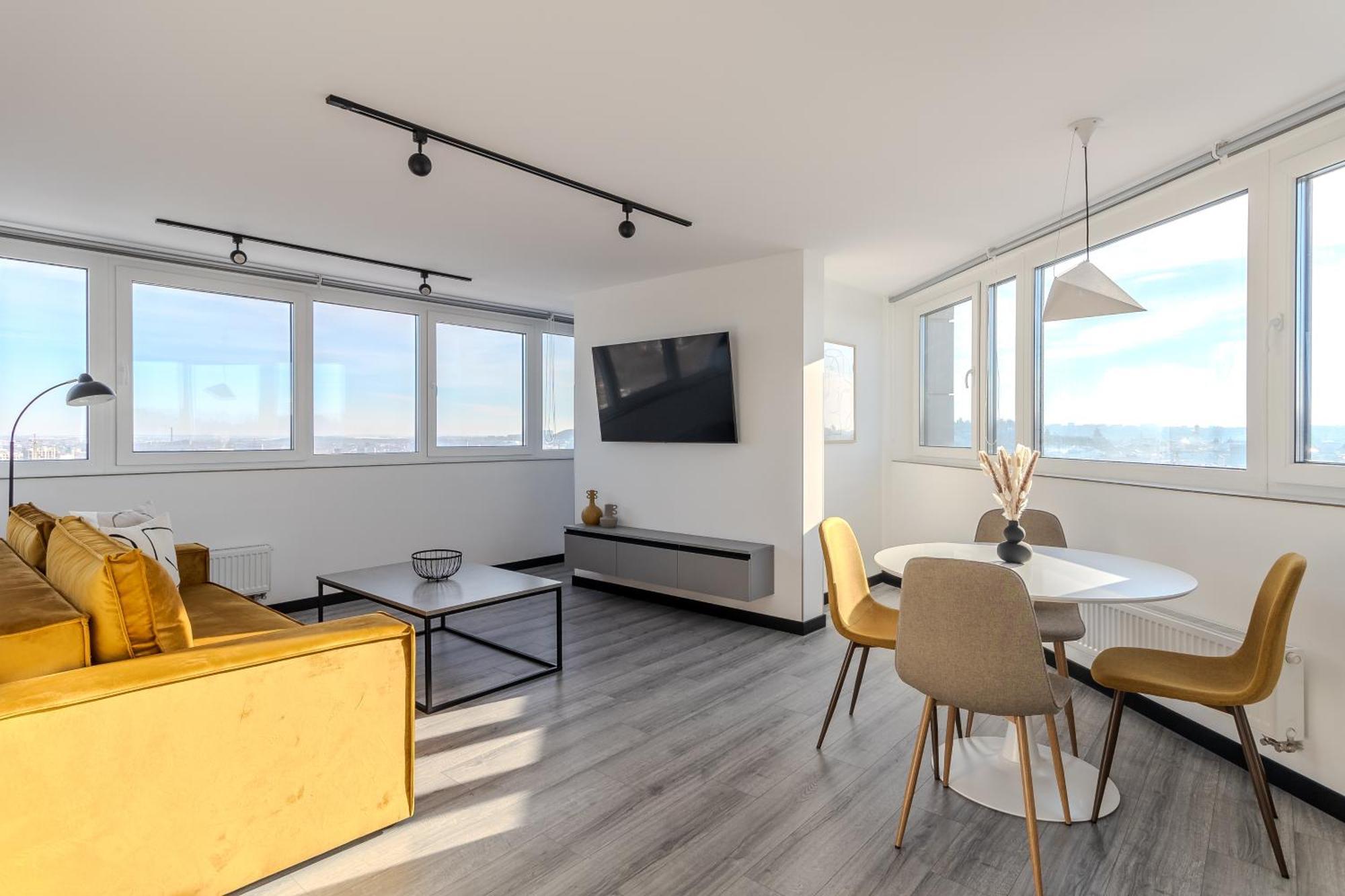 77 Views Apartments By Inshi Lviv Luaran gambar