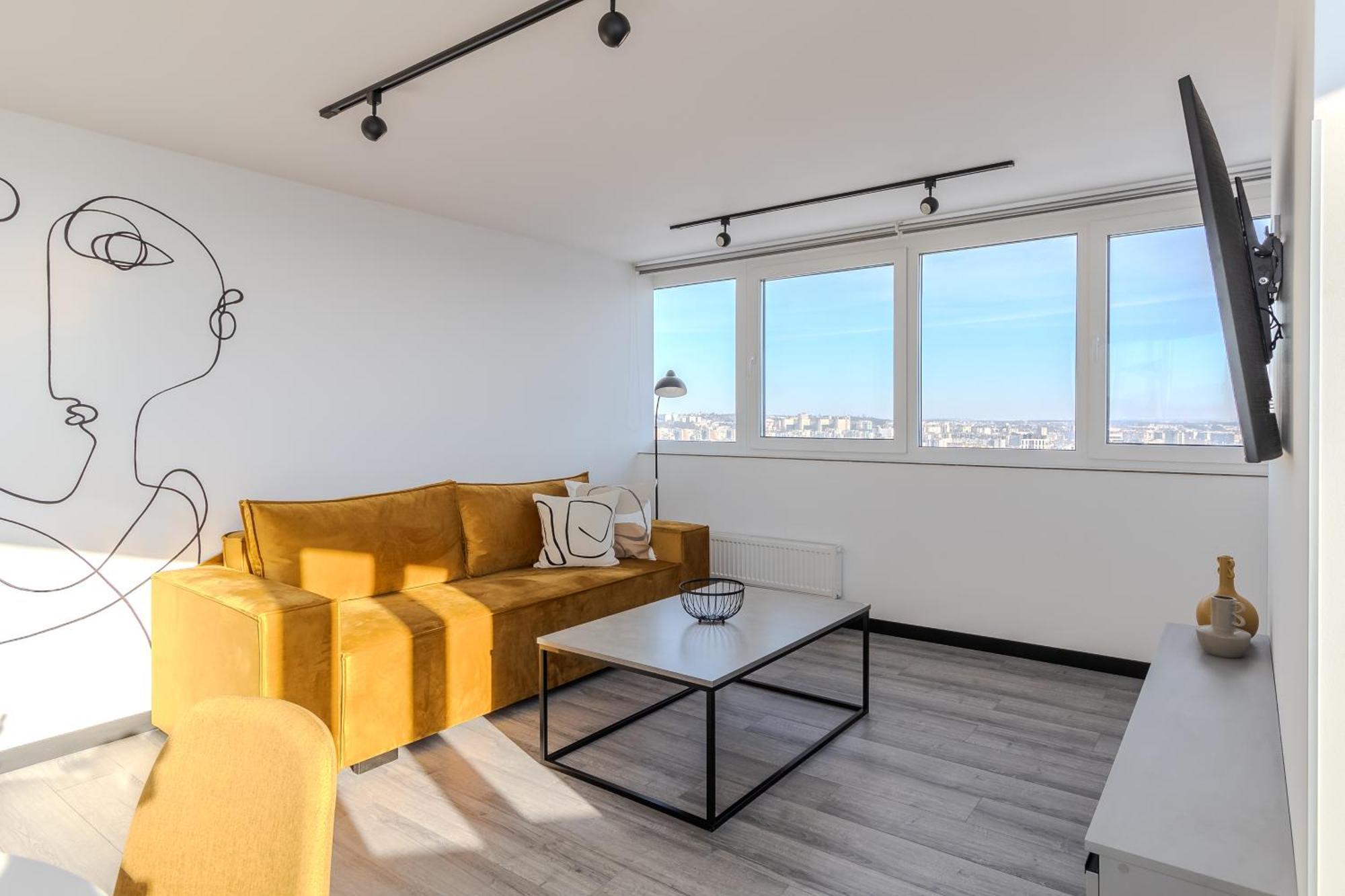 77 Views Apartments By Inshi Lviv Luaran gambar