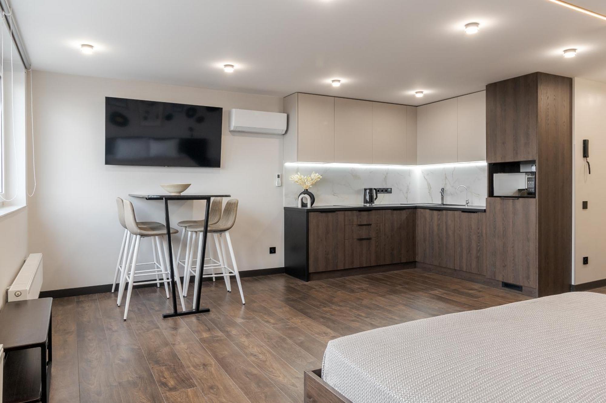 77 Views Apartments By Inshi Lviv Luaran gambar