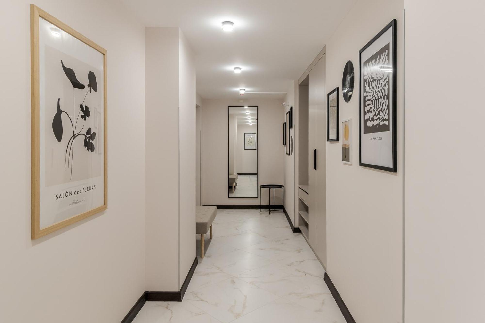 77 Views Apartments By Inshi Lviv Luaran gambar