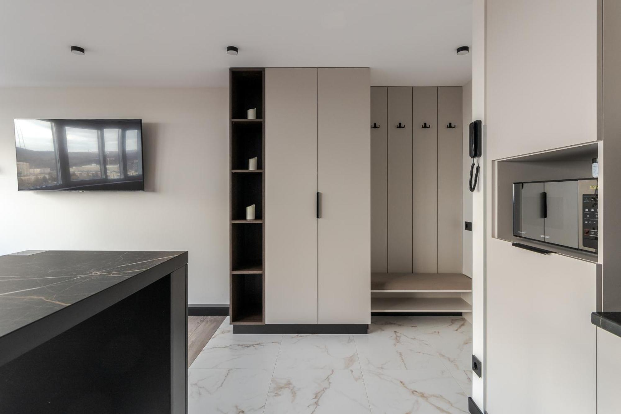 77 Views Apartments By Inshi Lviv Luaran gambar