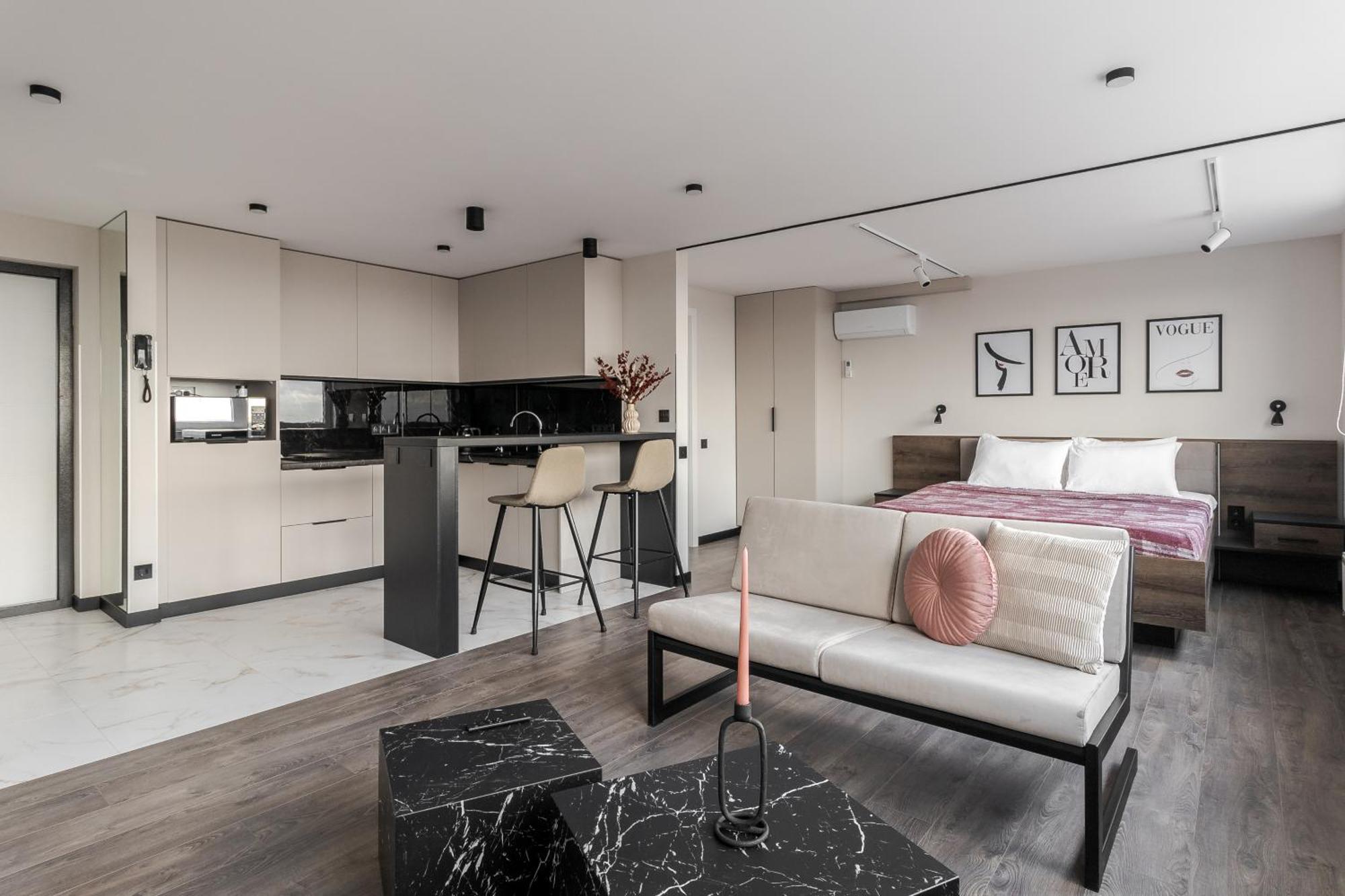 77 Views Apartments By Inshi Lviv Luaran gambar
