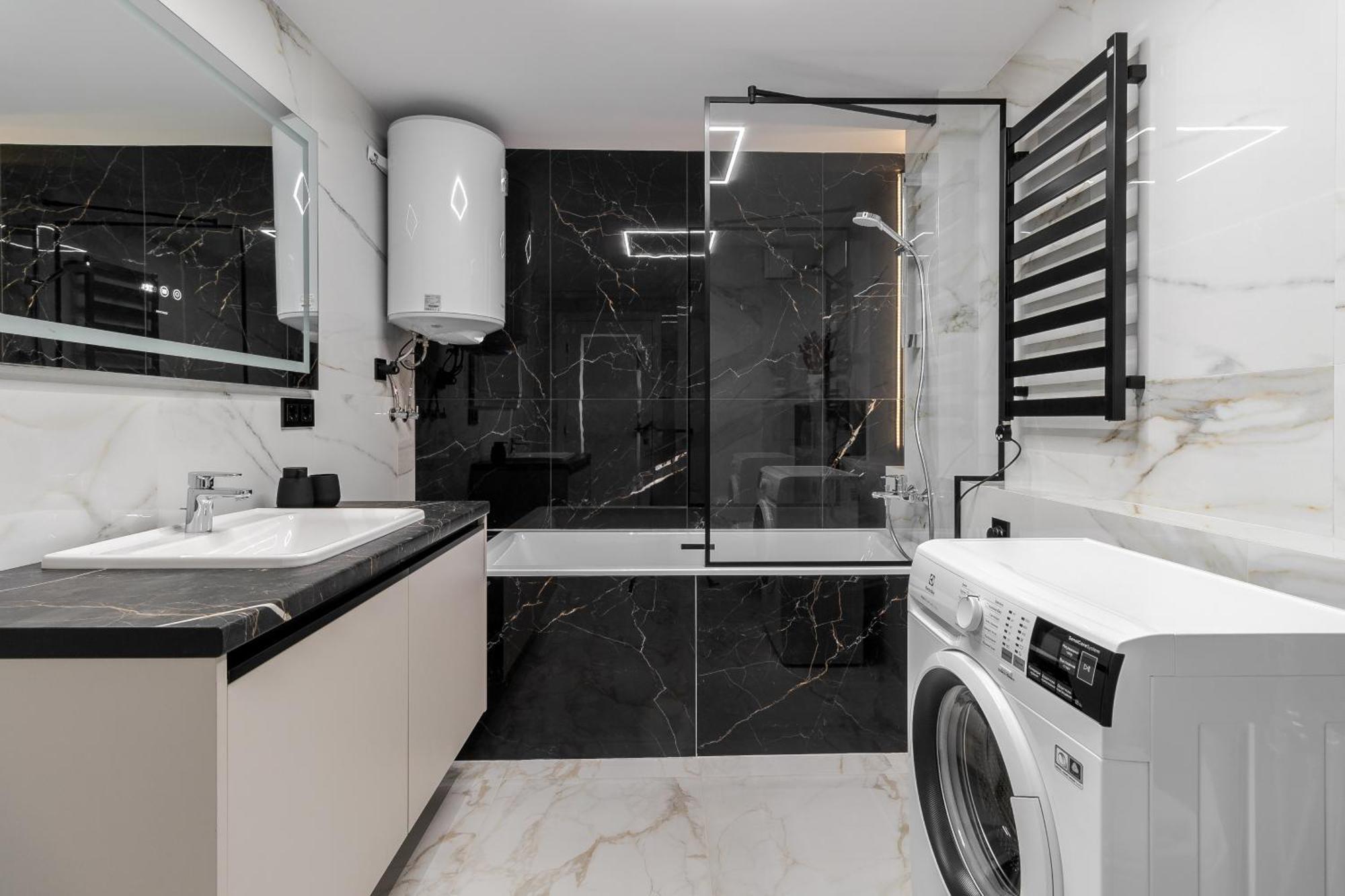 77 Views Apartments By Inshi Lviv Luaran gambar
