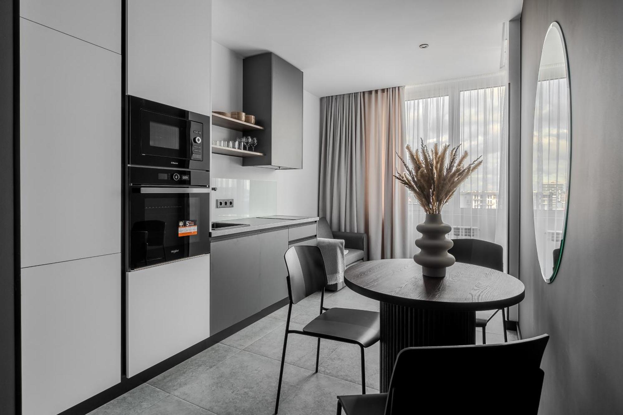 77 Views Apartments By Inshi Lviv Luaran gambar